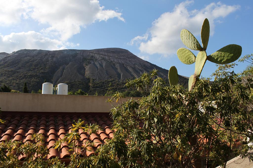 Casa Schmidt Bed and Breakfast Vulcano  Exteriör bild
