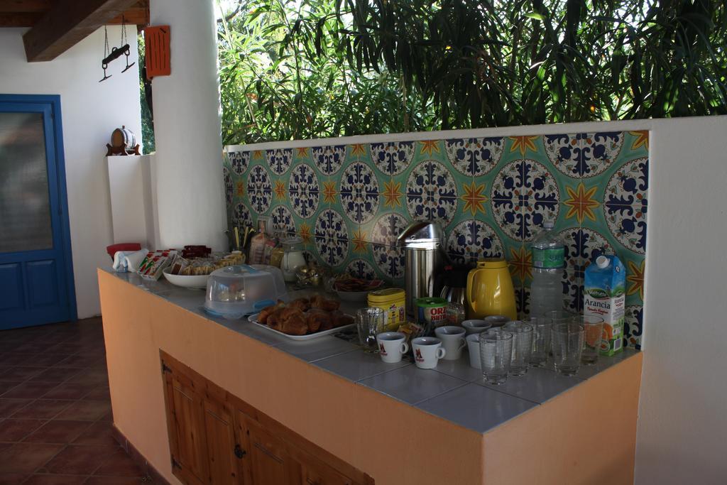 Casa Schmidt Bed and Breakfast Vulcano  Exteriör bild